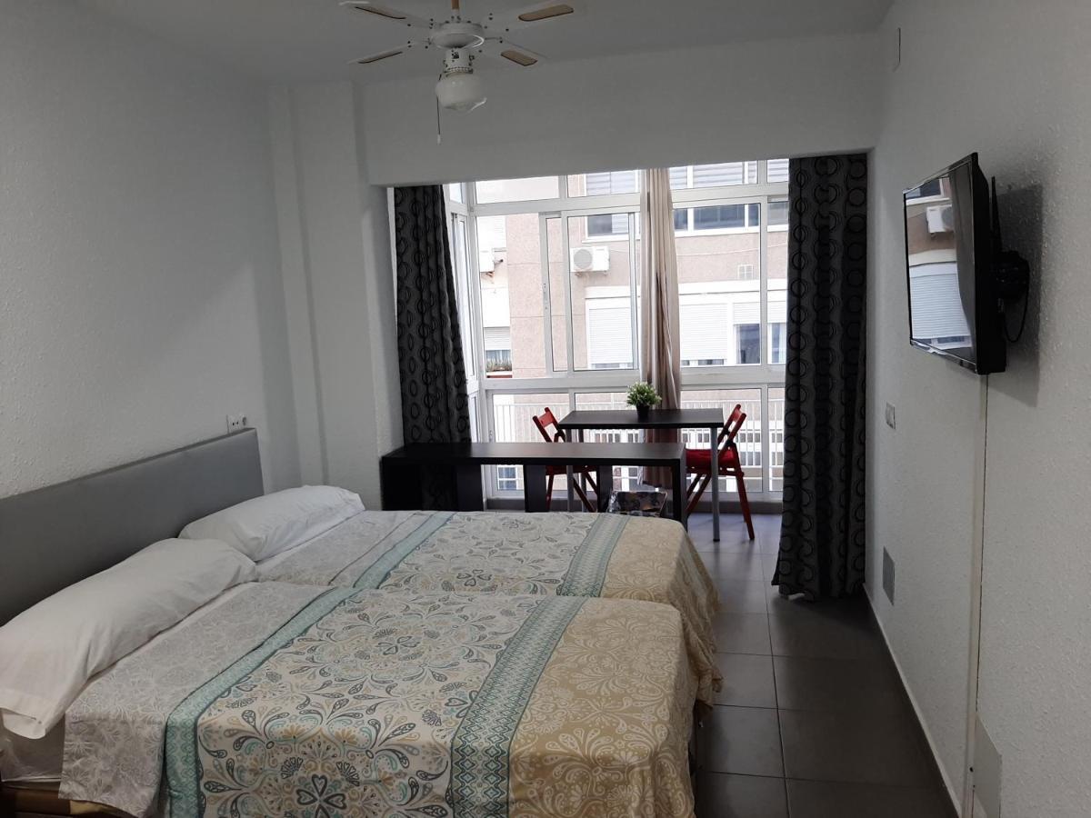 Apartamento Malaga Port Екстериор снимка
