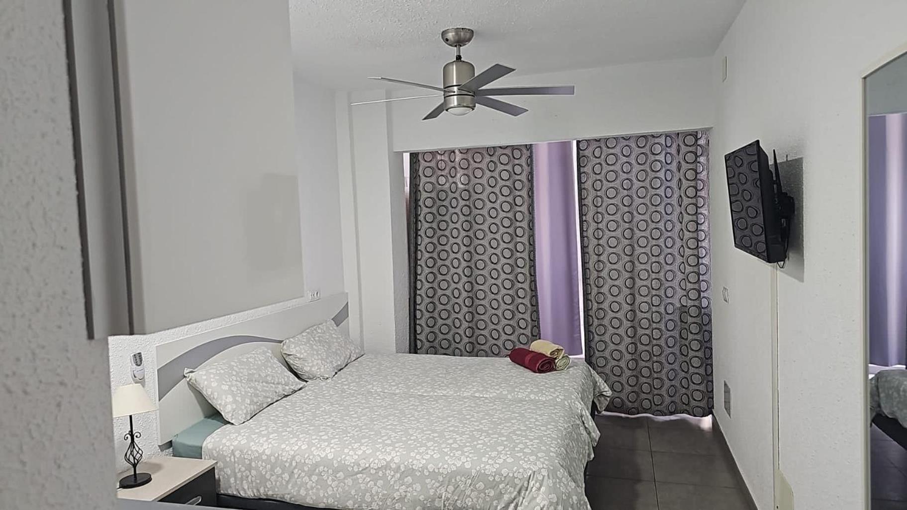 Apartamento Malaga Port Екстериор снимка