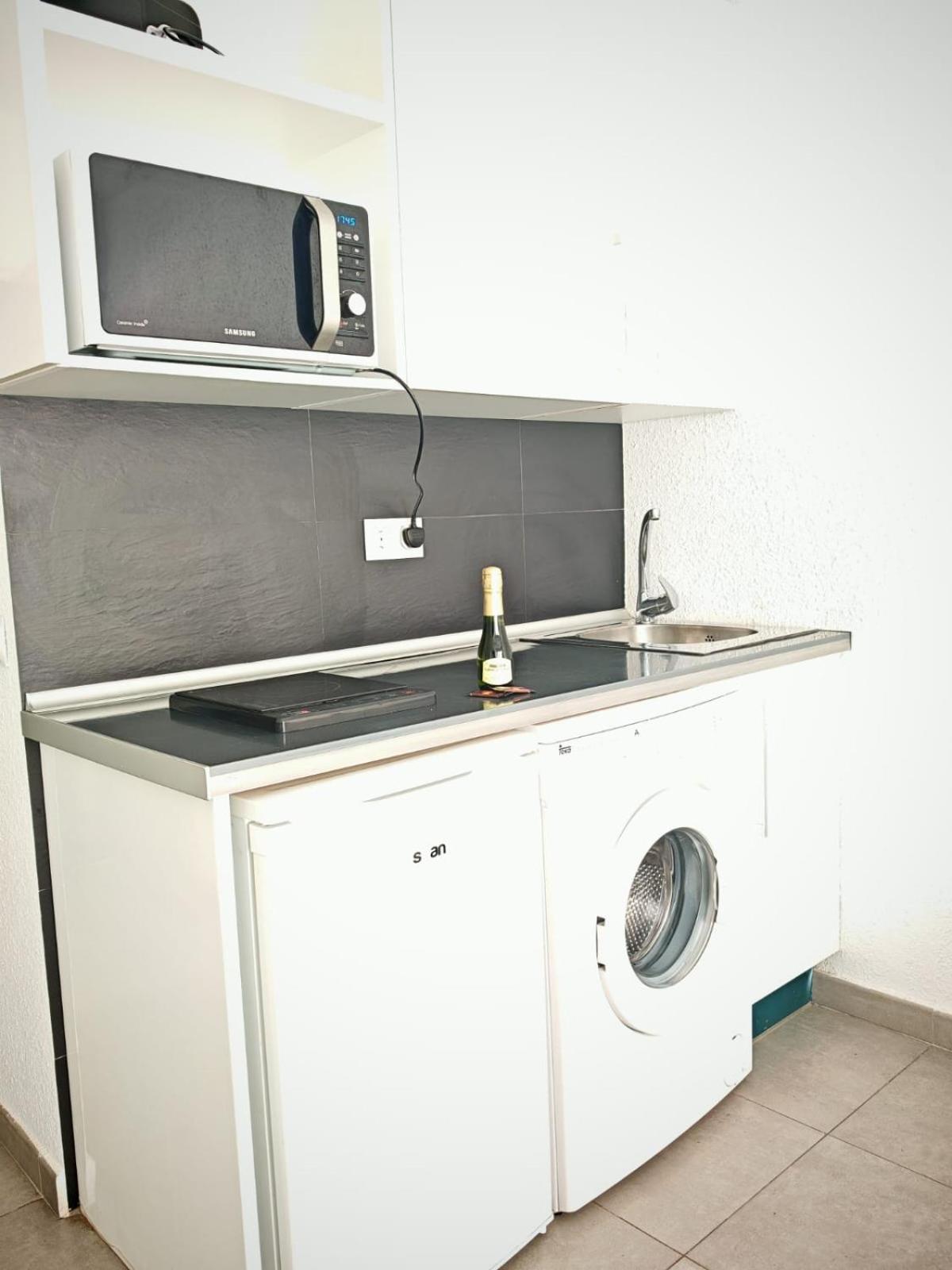 Apartamento Malaga Port Екстериор снимка