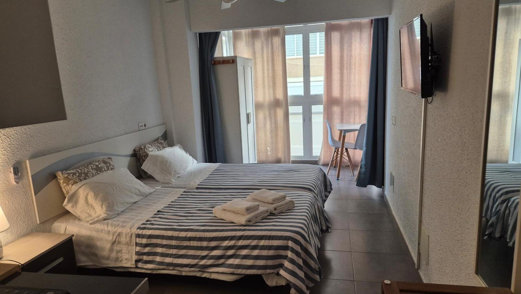 Apartamento Malaga Port Екстериор снимка