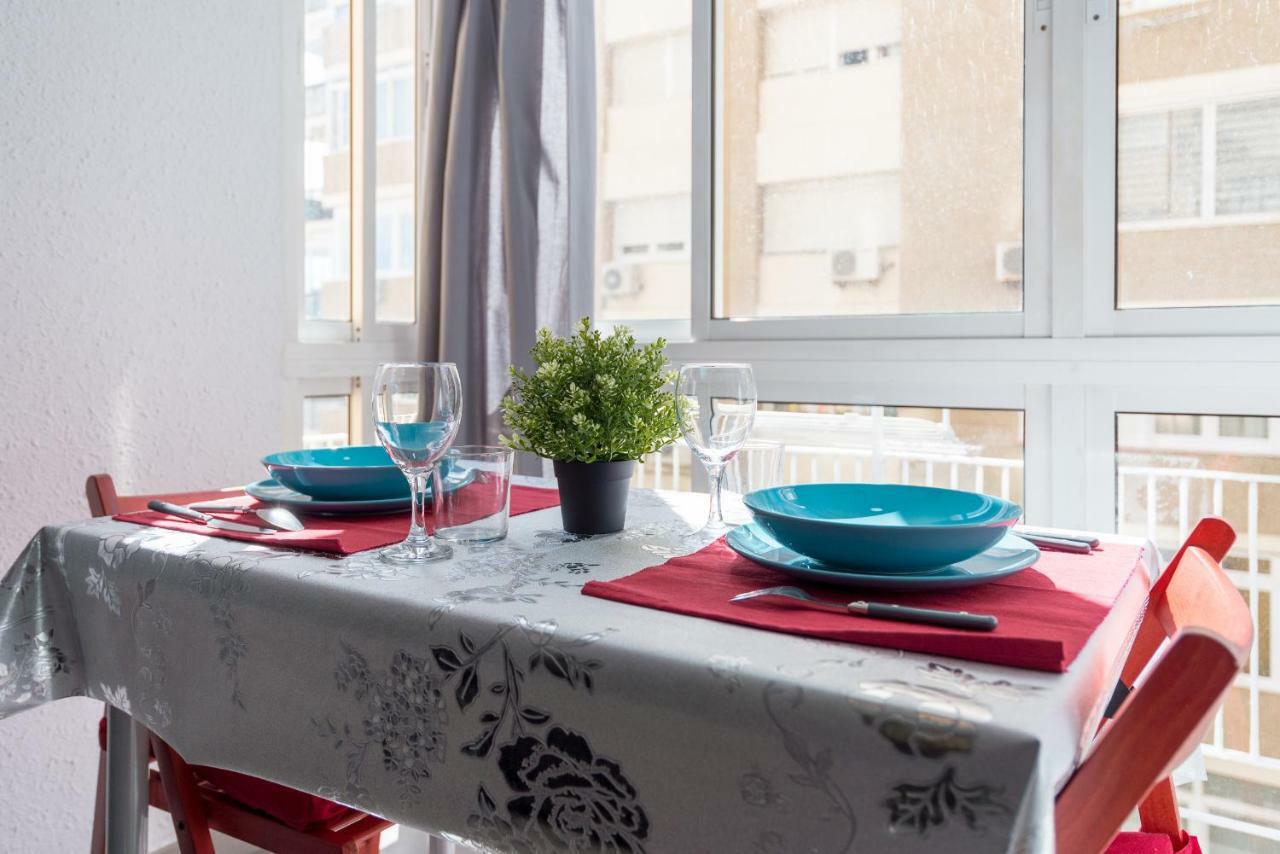 Apartamento Malaga Port Екстериор снимка