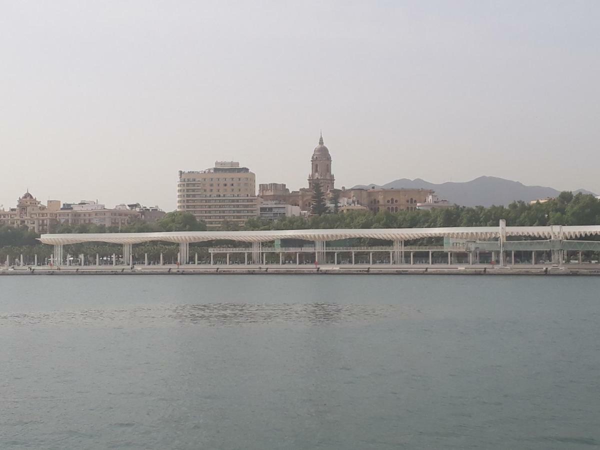 Apartamento Malaga Port Екстериор снимка